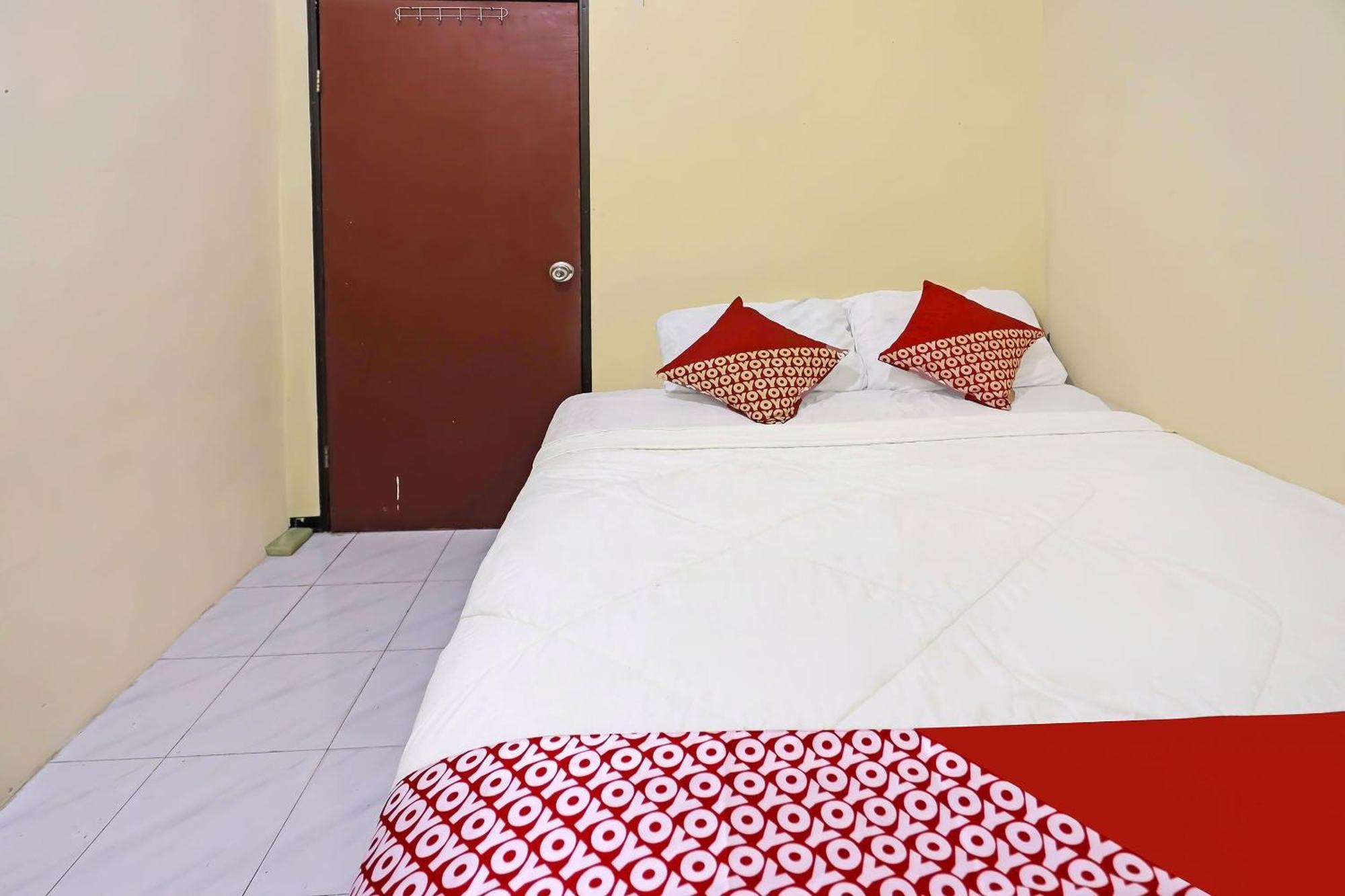 Spot On 91343 Kartika Guest House Syariahnearpantai Stres Jodoh  外观 照片