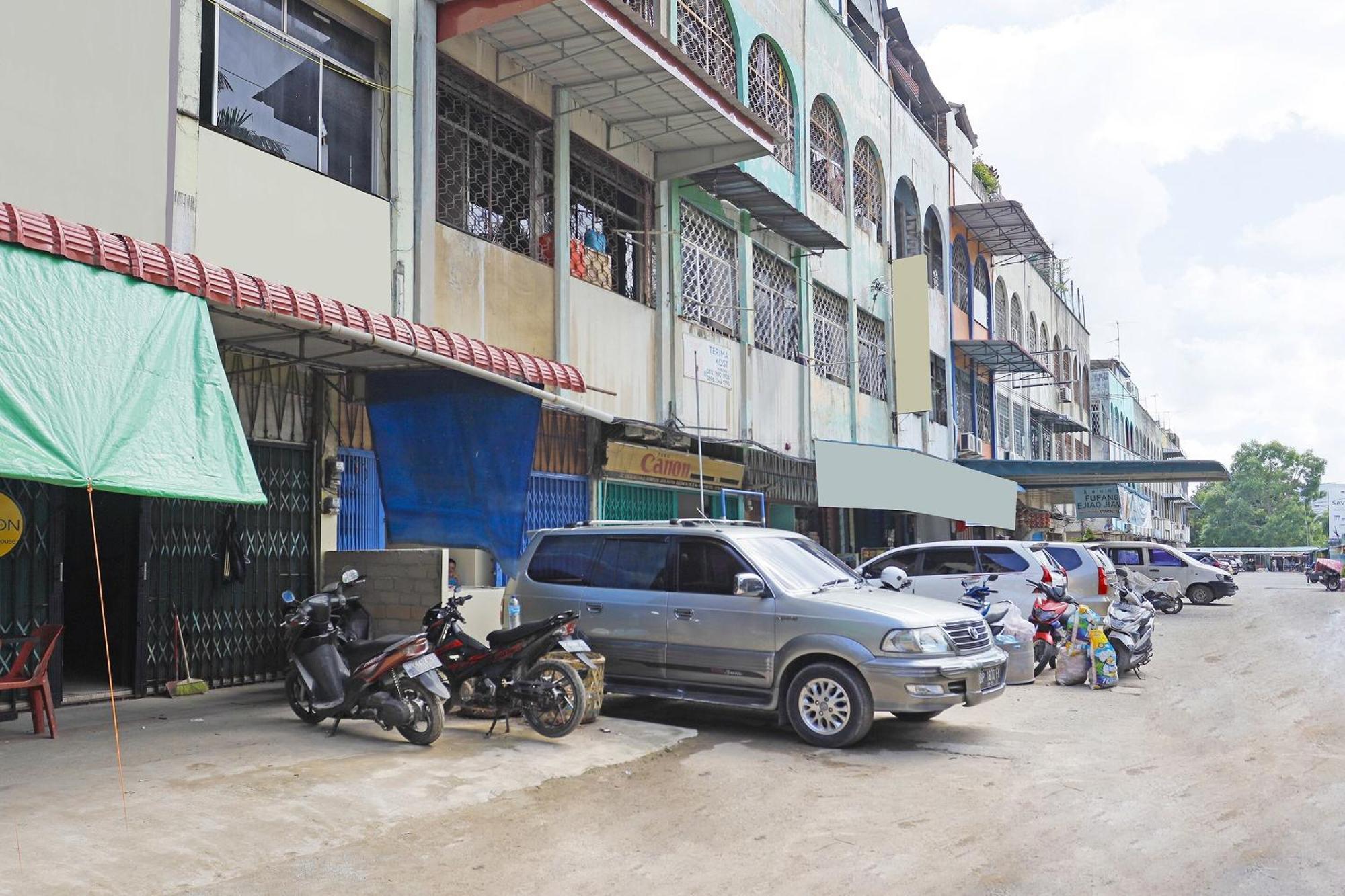 Spot On 91343 Kartika Guest House Syariahnearpantai Stres Jodoh  外观 照片