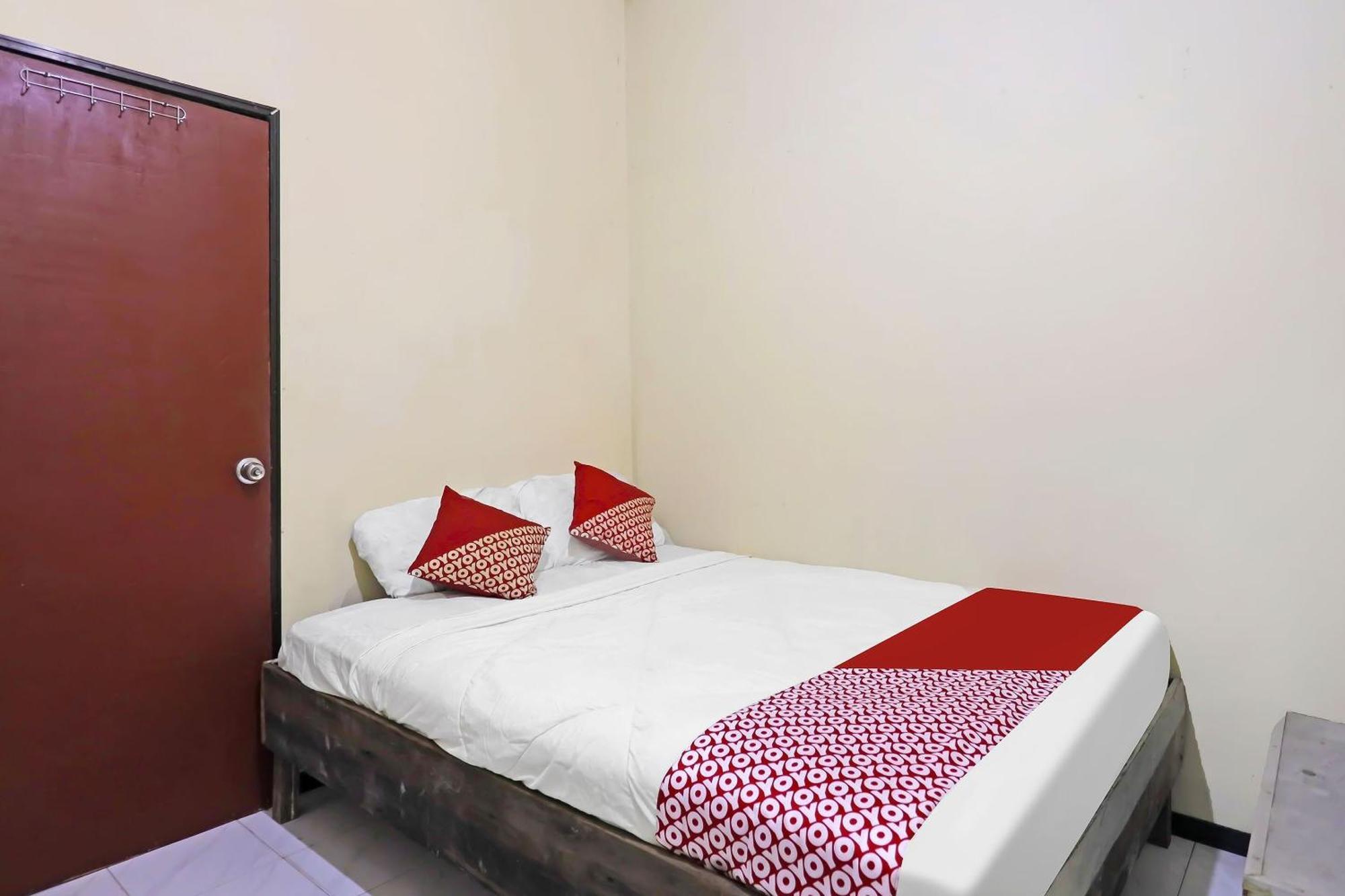 Spot On 91343 Kartika Guest House Syariahnearpantai Stres Jodoh  外观 照片